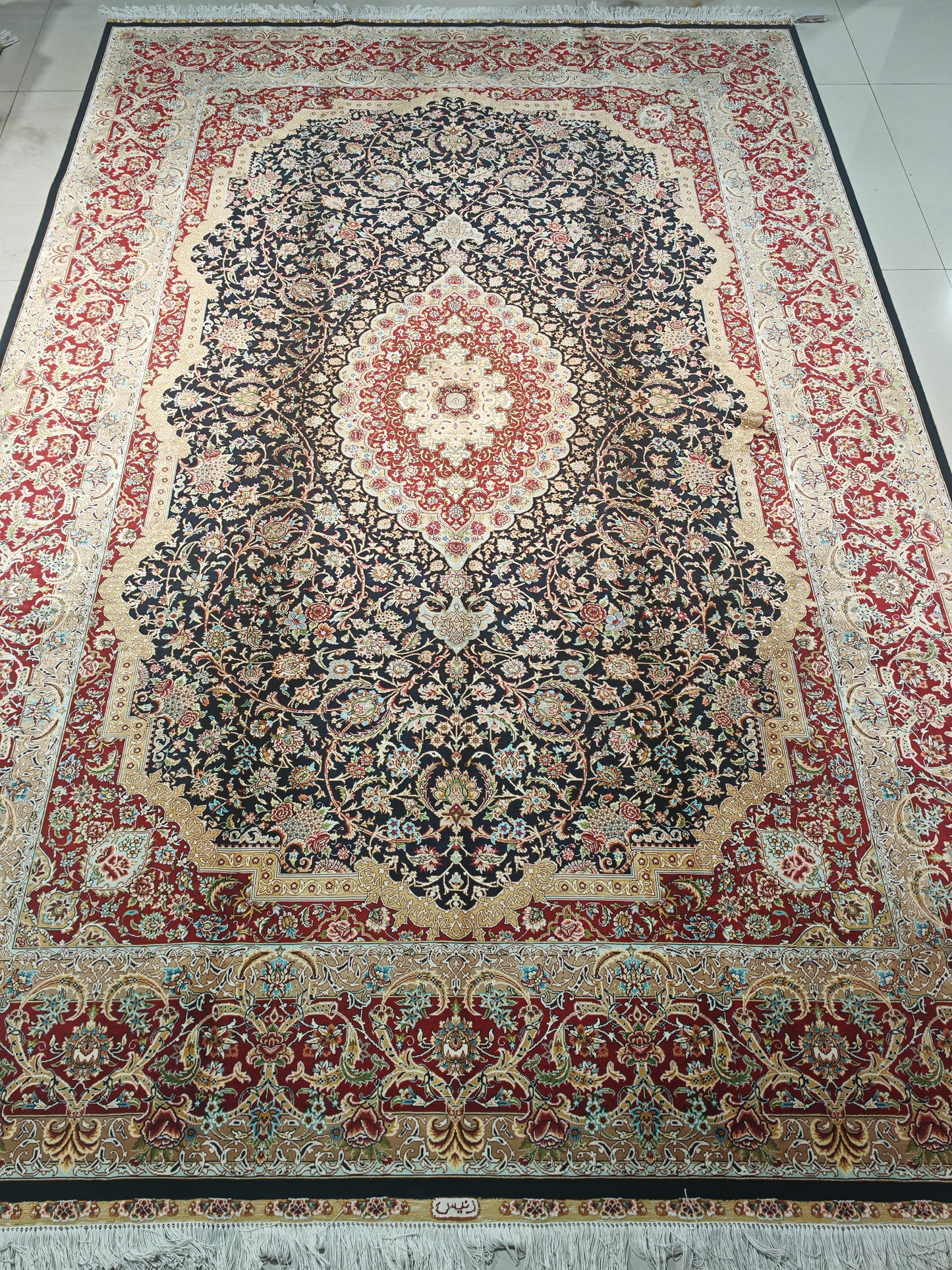 blends spun silk yarn carpet