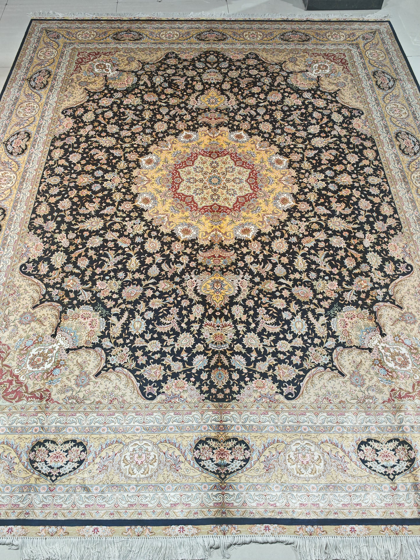 blends spun silk yarn carpet