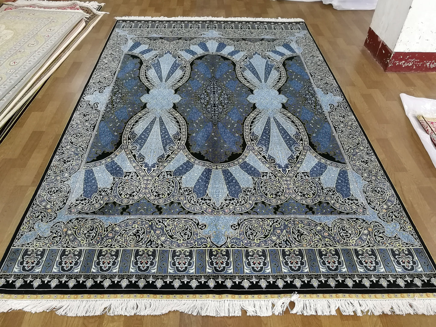 blends spun silk yarn carpet