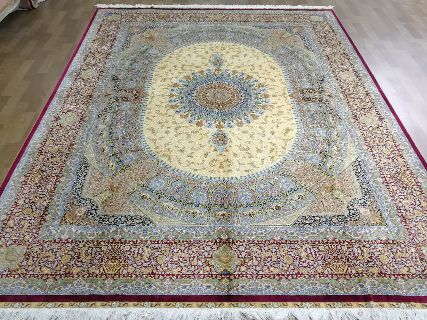 blends spun silk yarn carpet