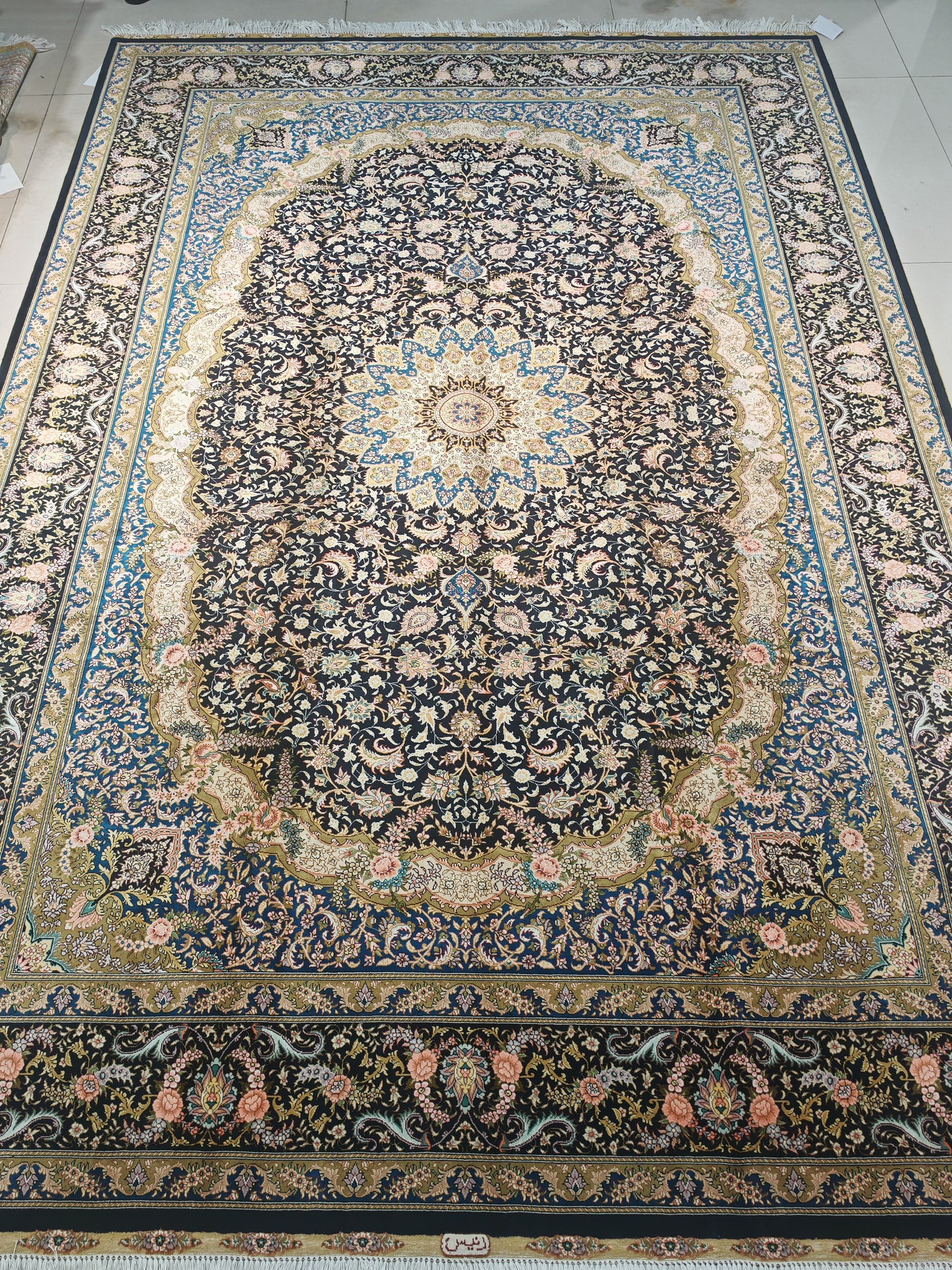 blends spun silk yarn carpet