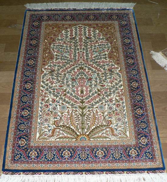 blends spun silk yarn carpet