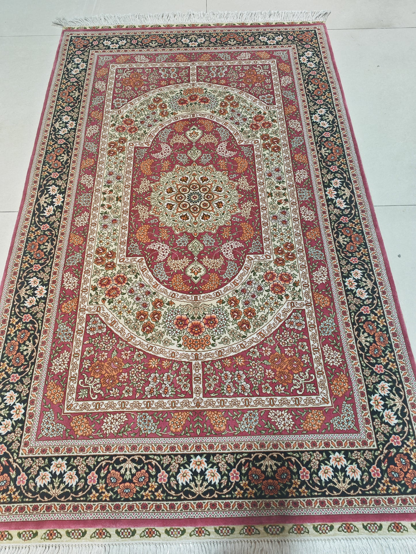 blends spun silk yarn carpet